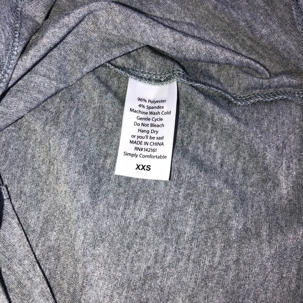 LULAROE || UNISEX RANDY TOP - Picture 5 of 6